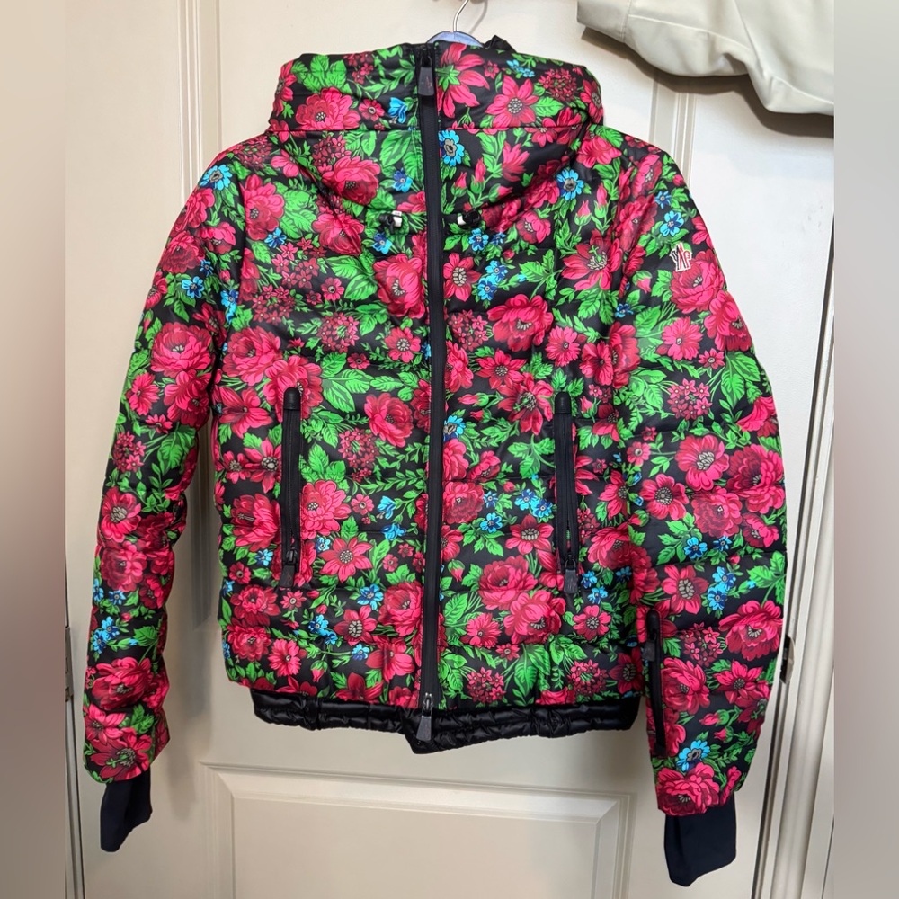 Moncler Grenoble Vonne Giubbotto Floral Quilted Ski Jacket size 1/S (MSRP $2000)